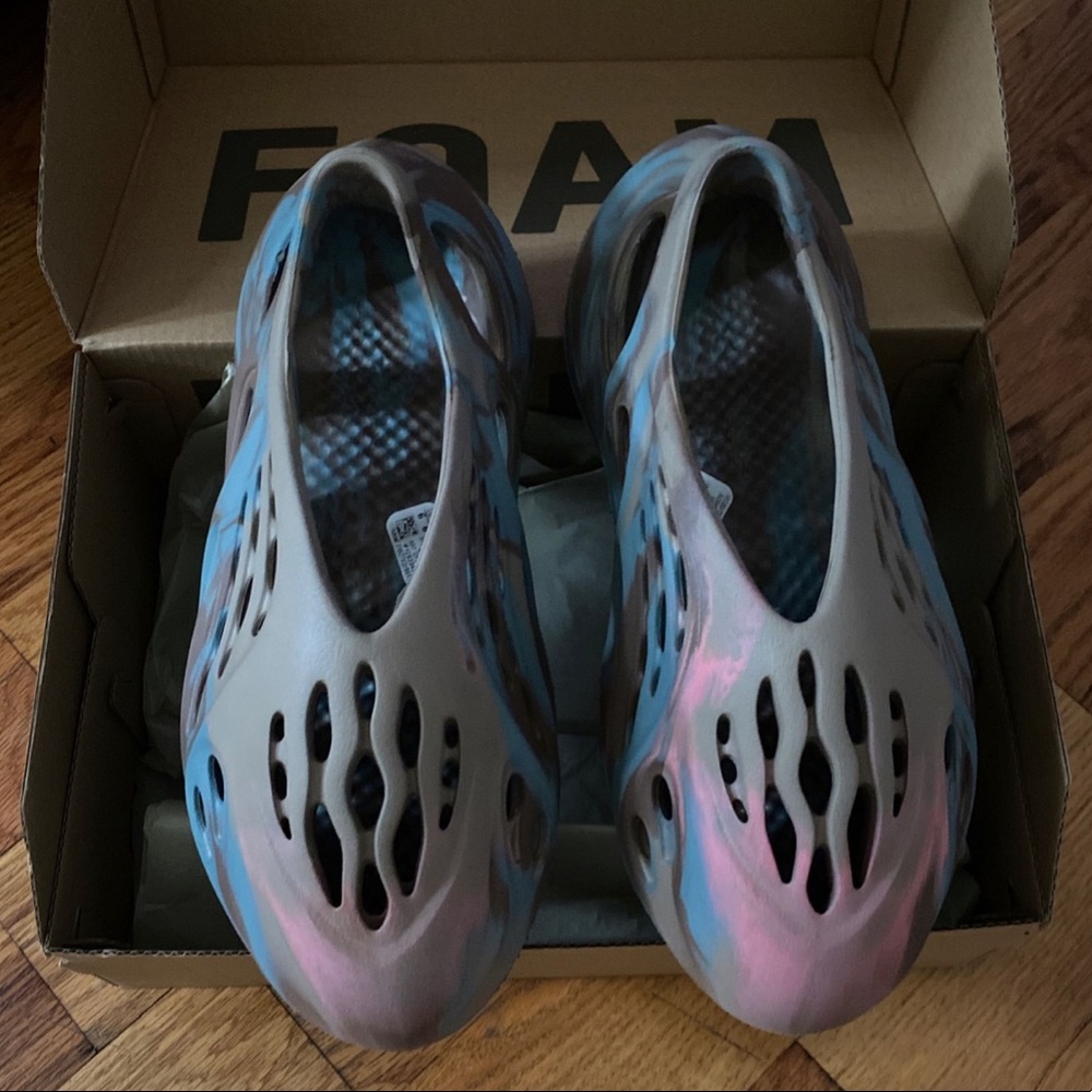 Yeezy Foam Runner Sand Grey